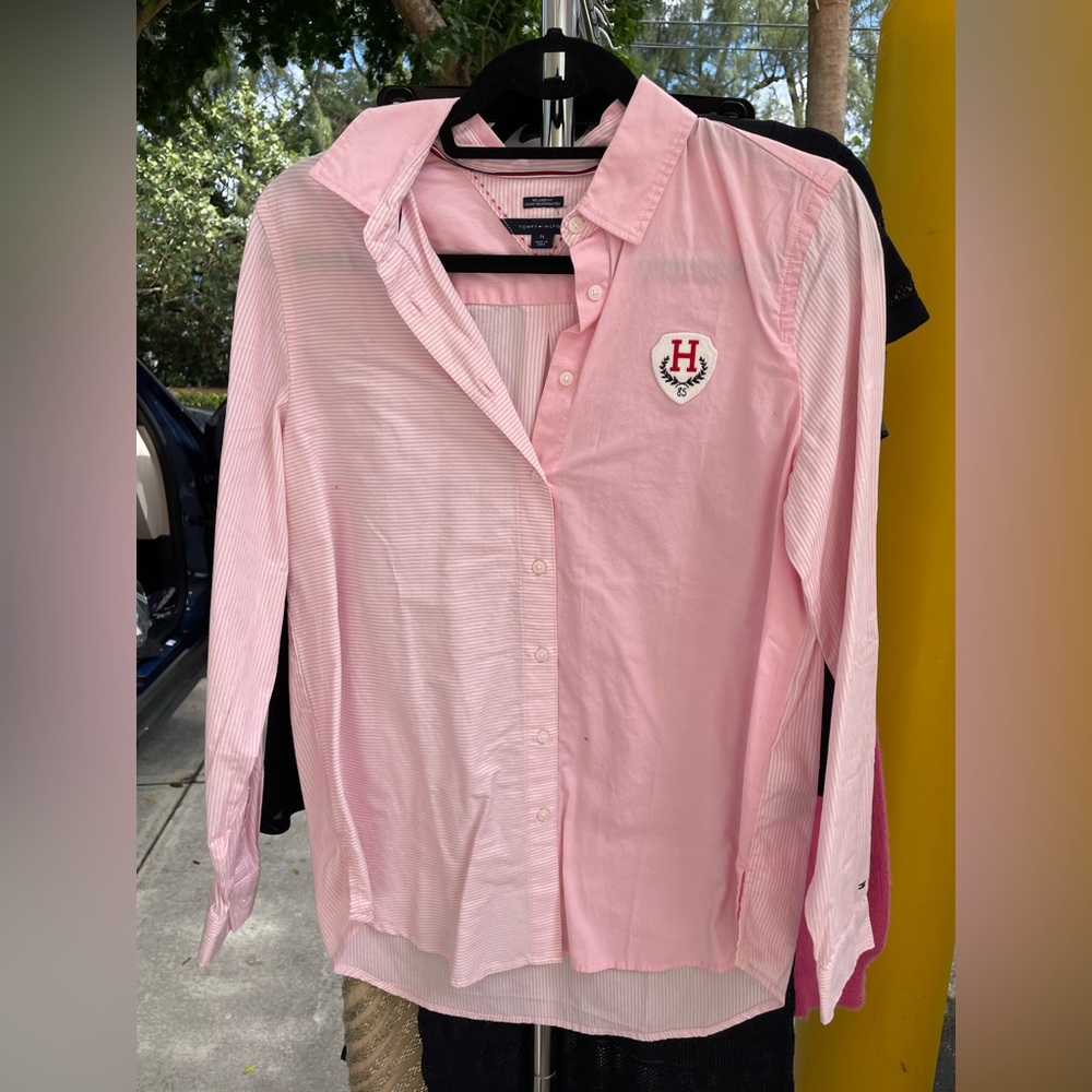 Tommy Hilfiger pink & white pinstripe button down. Worn handful of times Size M